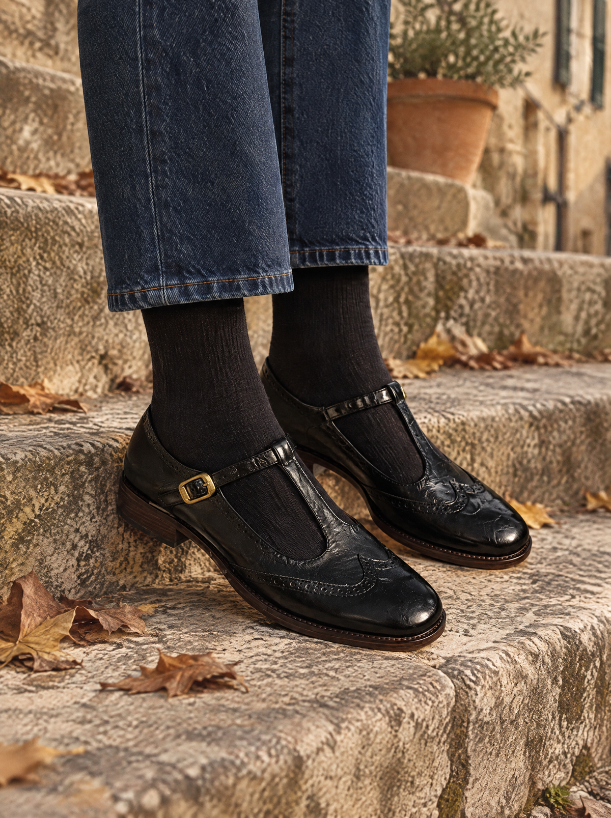 Veraperle zapatos Mary Jane con pulsera en T y picado en negro